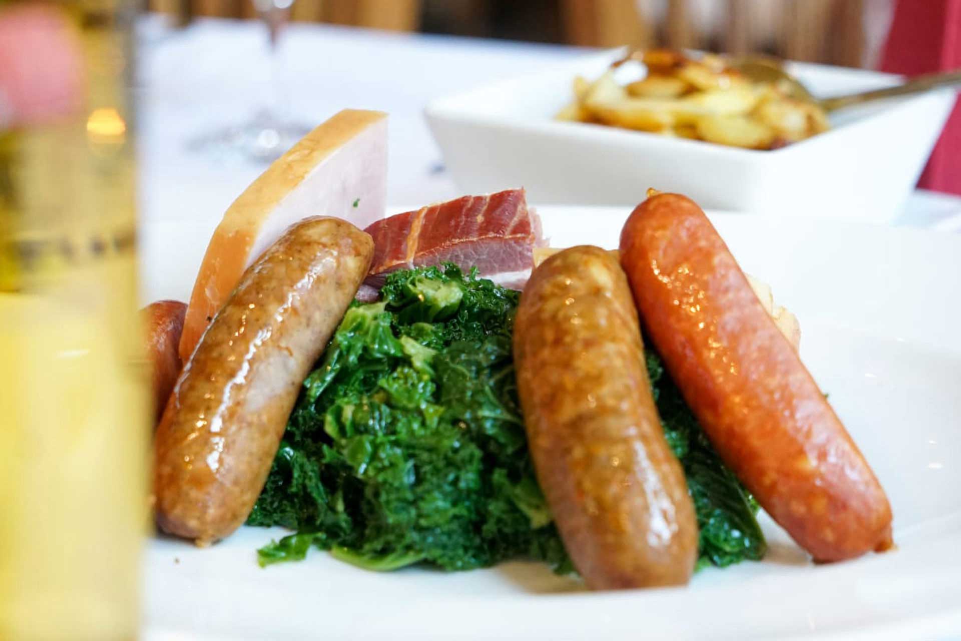 Gruenkohl_im_Restaurant_Stadthaus_1920x1280